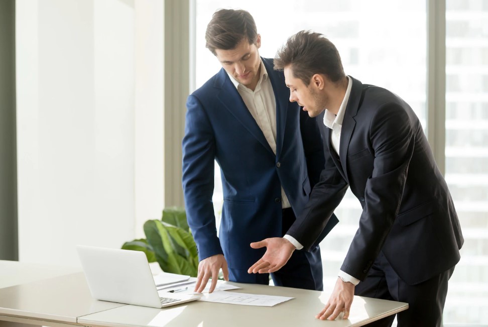 A Guide to Starting a Real Estate Business 