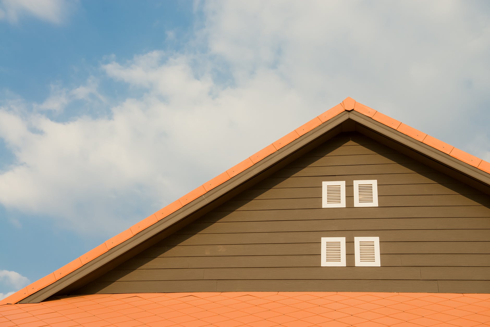 Top 8 Factors to Consider When Buying a New House